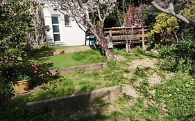 Rez de villa avec beau jardin et belle vue